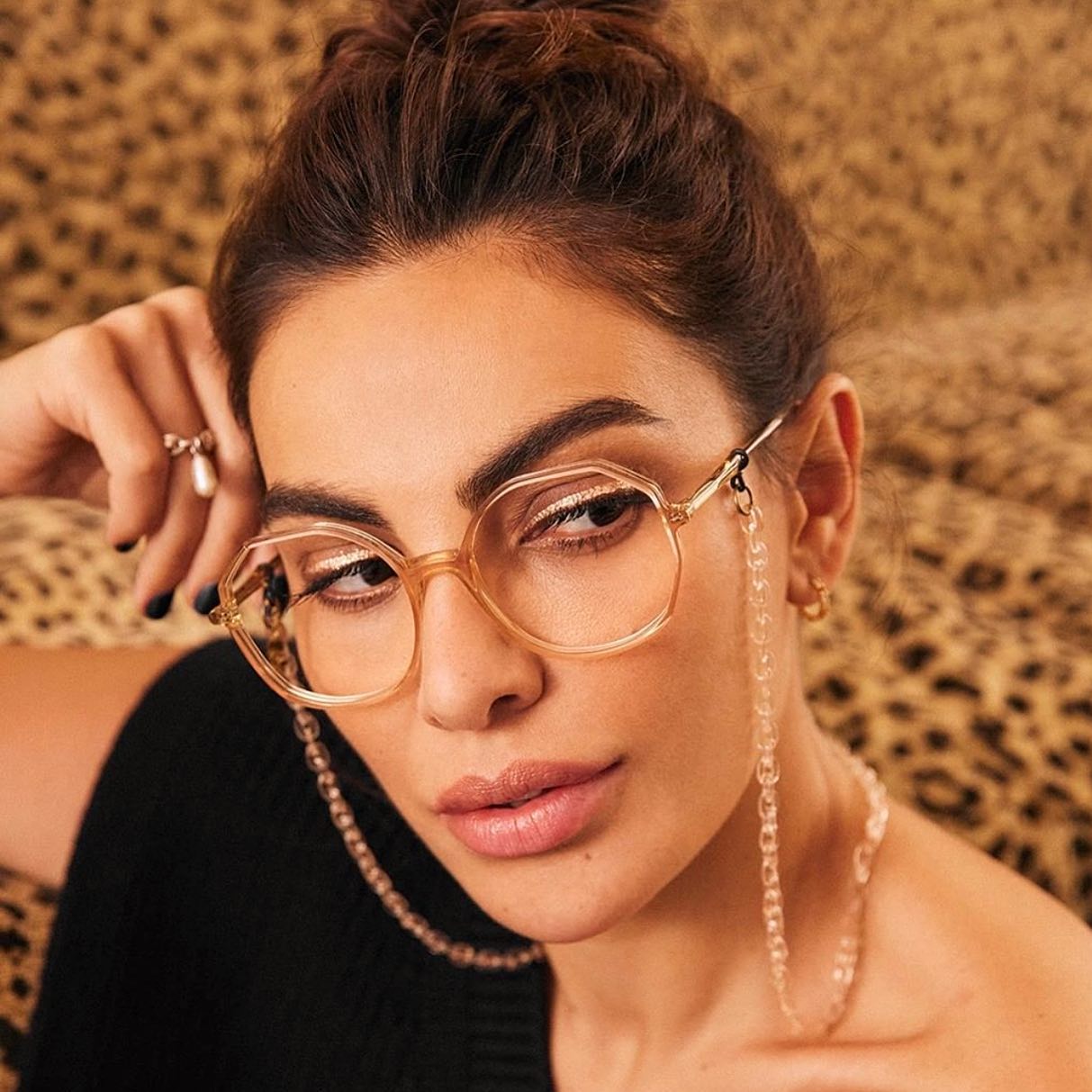 Discover our new range of optical styles and chains ⚡️⚡️⚡️#manycolors #available #freshness #boldness #frames #crytal #peach #designer #glasses #accessories #shoplocal #enjoylocal