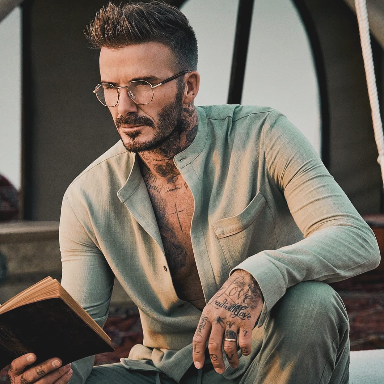 Elevate your look with David Beckham’s eyewear collection! 🤓⚽️🏴󠁧󠁢󠁥󠁮󠁧󠁿 #dbeyewear